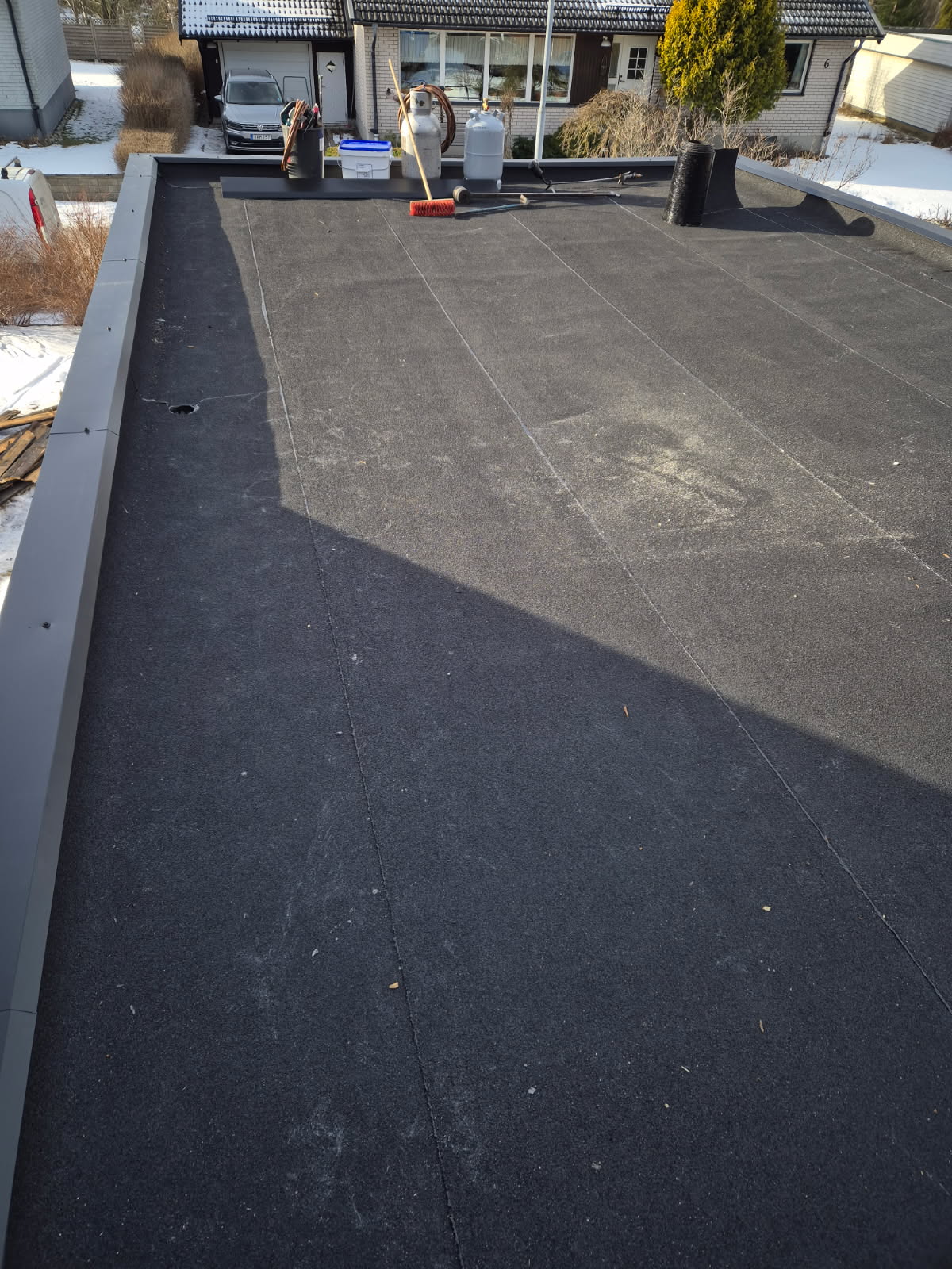 Takläggning av garagetak i Oxelösund.